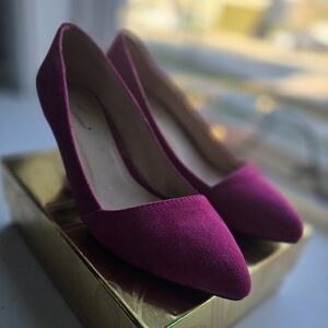 Blue Spirit Fuchsia Pointed Toe Kitten Heels Women’s Size 7 Faux Suede